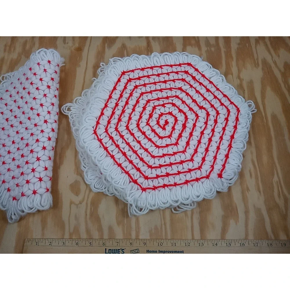 Lot Of 4 VTG Handmade Star Placemats Crochet Yarn White With Red Stars Table Mat